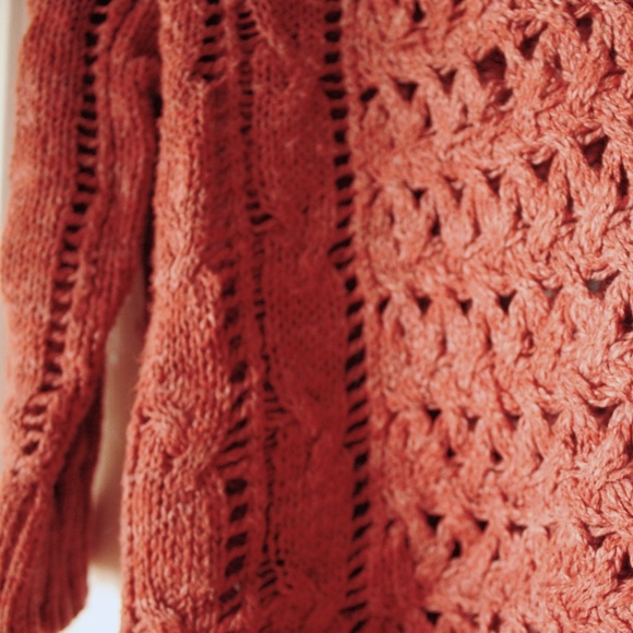 AEO pink sweater - Picture 2 of 2